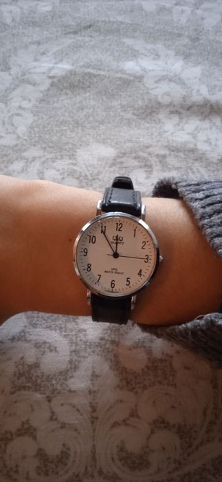 Ръчен часовник Q&Q 3 bar водоустойчив