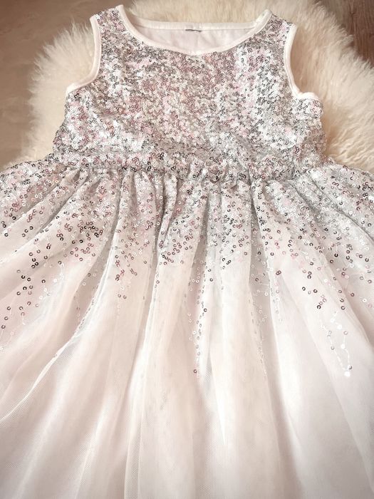 Пайетена рокля с тюл 5-6г с подарък блузка