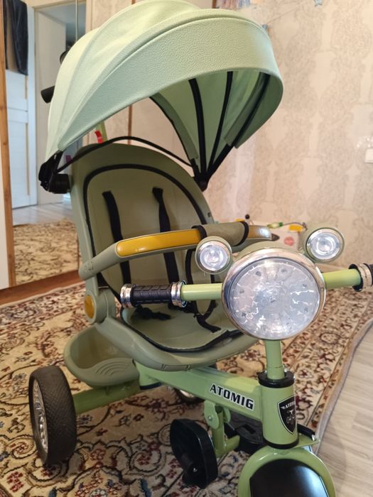 Трёхколёсный детский велосипед