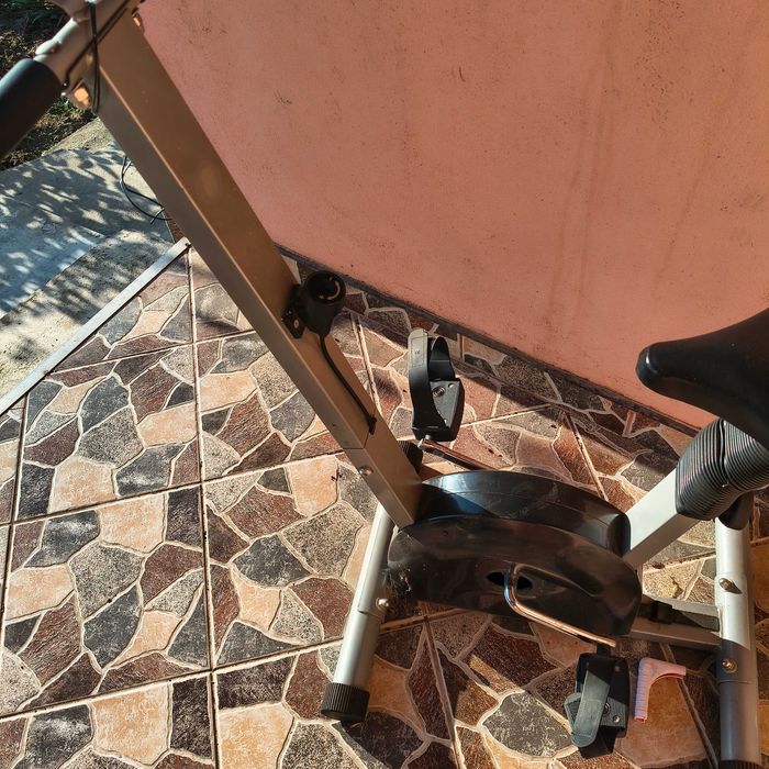 Vând bicicleta fitness