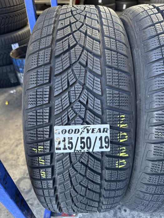 215/50/19 Good Year Vredestein M+S