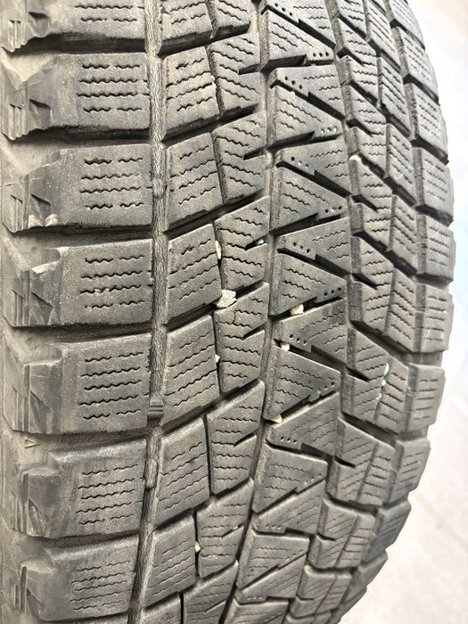 Продавам 4 зимни гуми bridge stone Blizzak 225 55 19
