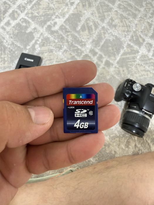 canon 500d sotiladi yangidek kam ishlatilgan ishlashda momo yoq