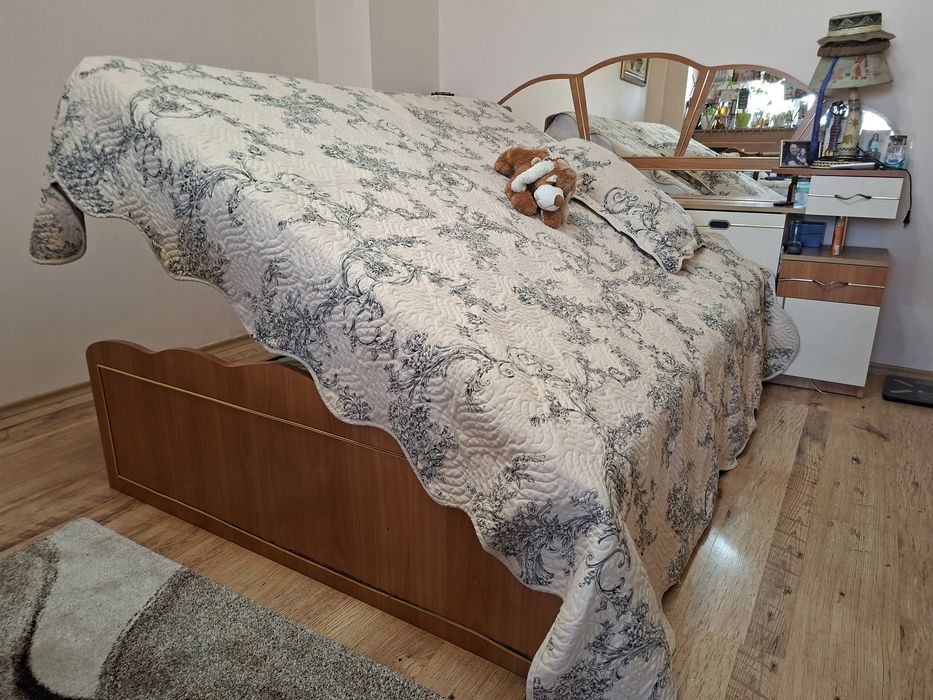 Употребявана спалня с ракла