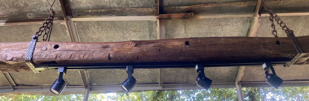 Лампа от старинна греда