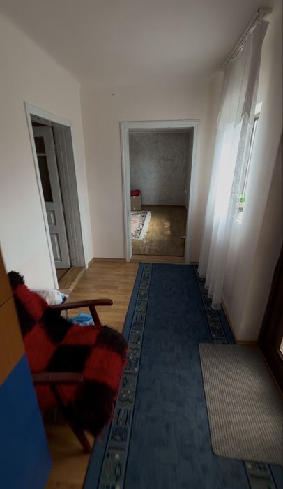 Casa parter+mansarda si spatiu comercial