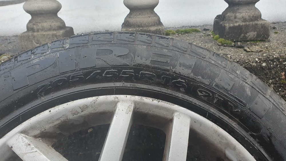 Set jante Golf 4 cu  anvelope Pirelli de iarna