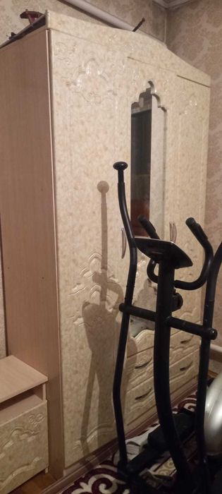 Мебель продаются