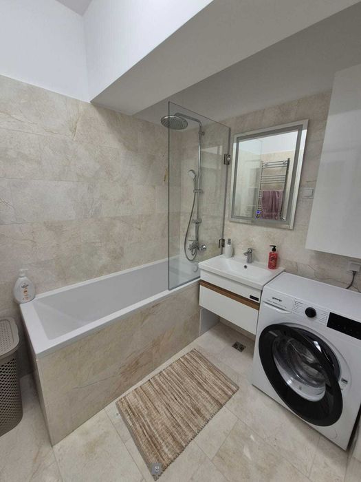 Proprietar,inchiriez apartament 2 camere decomandat | Royal Town,Copou | prima inchiriere