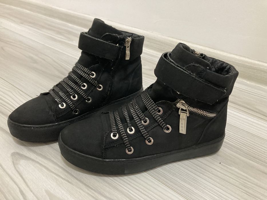 Женская  обувь  .