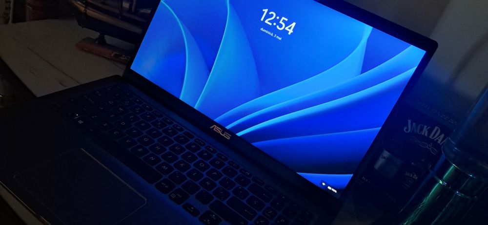 Laptop asus x515EA
