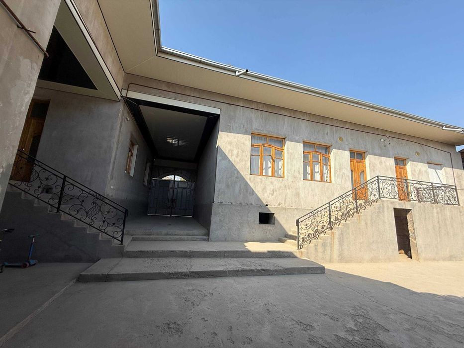 Уй 8 сотих 8 хона, биринчи линия Тинчликда