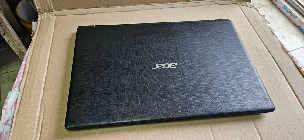 Laptop Acer Aspire A315-21G – 8 GB RAM, SSD 240 GB – Funcționează foarte bine