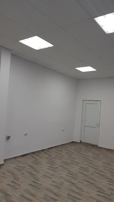 Дава се под наем Магазин в Шумен, Математическа гимназия - 94 кв.м за 357 € - Снимка #5