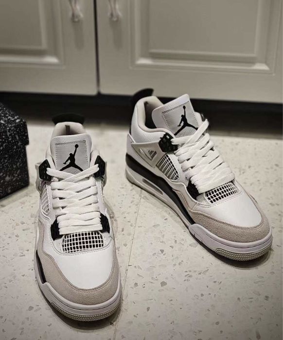 Air Jordan 4 Retro Military Black Nike