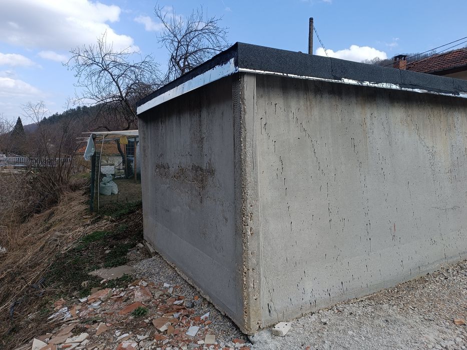 Бетонна гаражна клетка