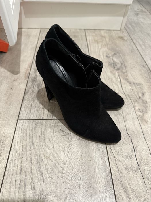 Продам  ботильоным Basconi  37 размер