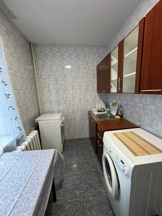 Particular inchiriez garsoniera zona Gorjului,et. 1/4, utilata complet