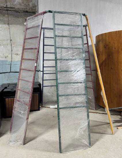 Лазалка с лестницей