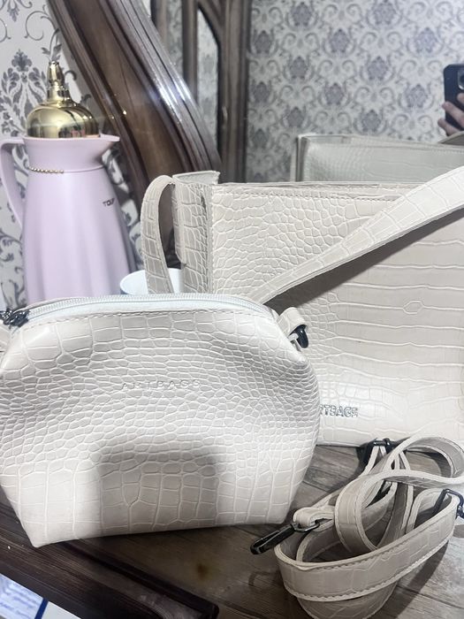 Сумки,  1 детский рюгзак с единорогом, и женские сумки.