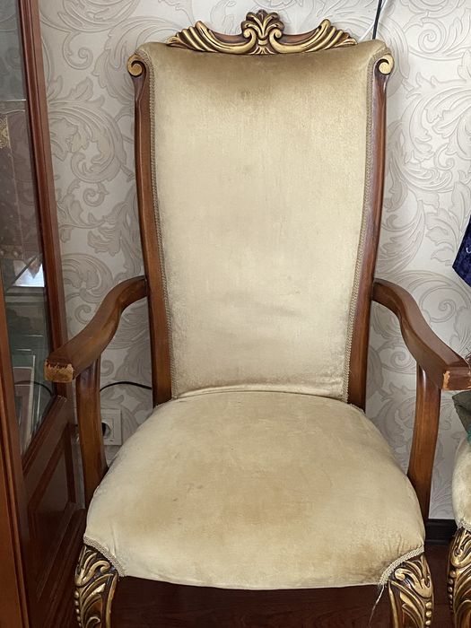 Продаю стулья,светло бежевого цвета,