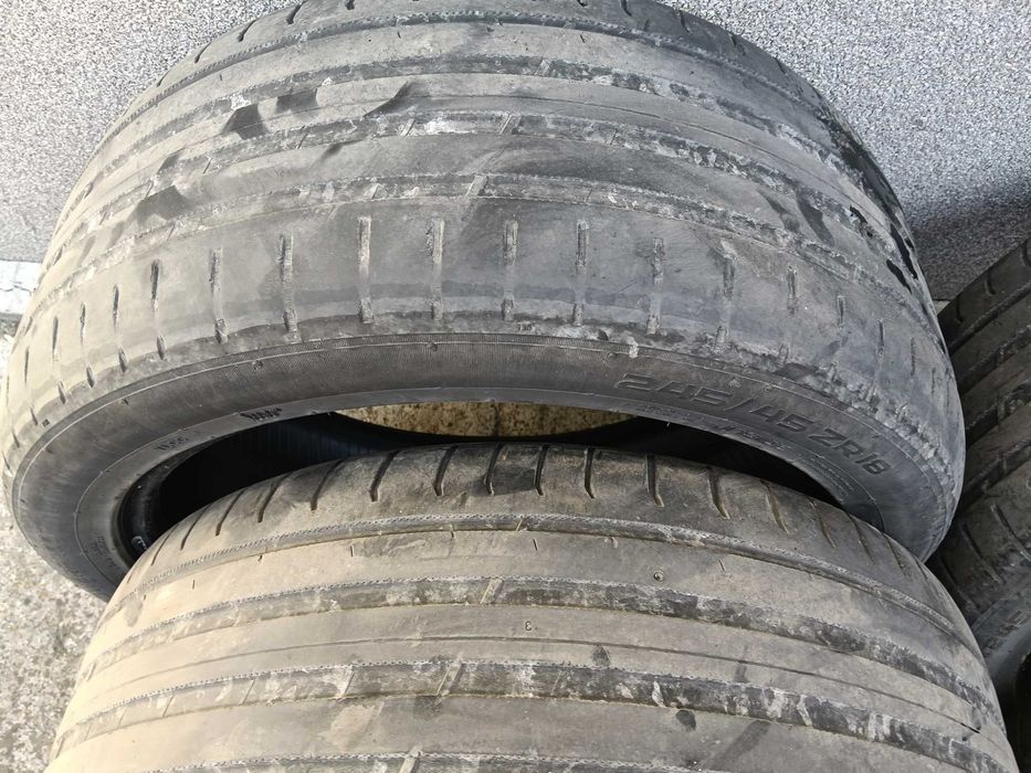 Vand 4 anvelope de vara  Nokian 245 45 R18 50 de lei pe bucata 200 toate 4