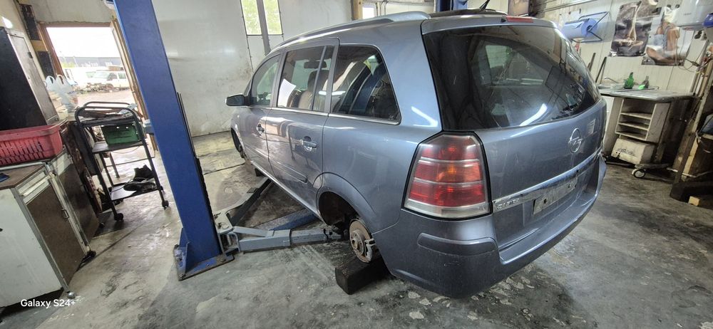 Pompa de injecție Opel Zafira B 1.9CDTI motor  Z19DTH