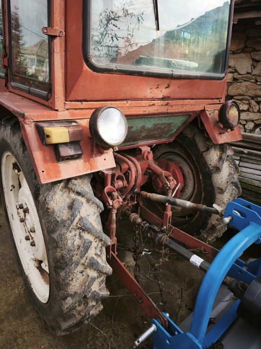 Продавам трактор Владимировец