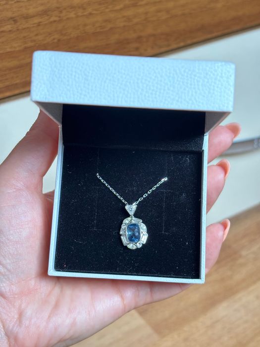 Колие Swarovski с камък