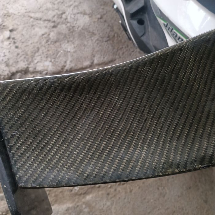 Срочно спойлердля авто. карбон оригинал!