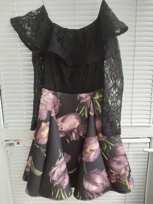 Официална дантелена рокля