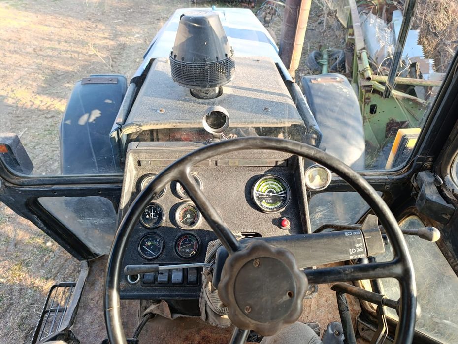 Трактор МТЗ 1221