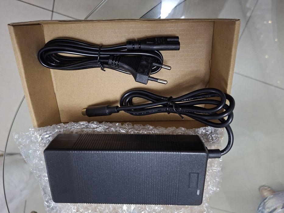 Incarcator scuter electric seqway Ninebot ES1 / Xiaomi Mijia M365