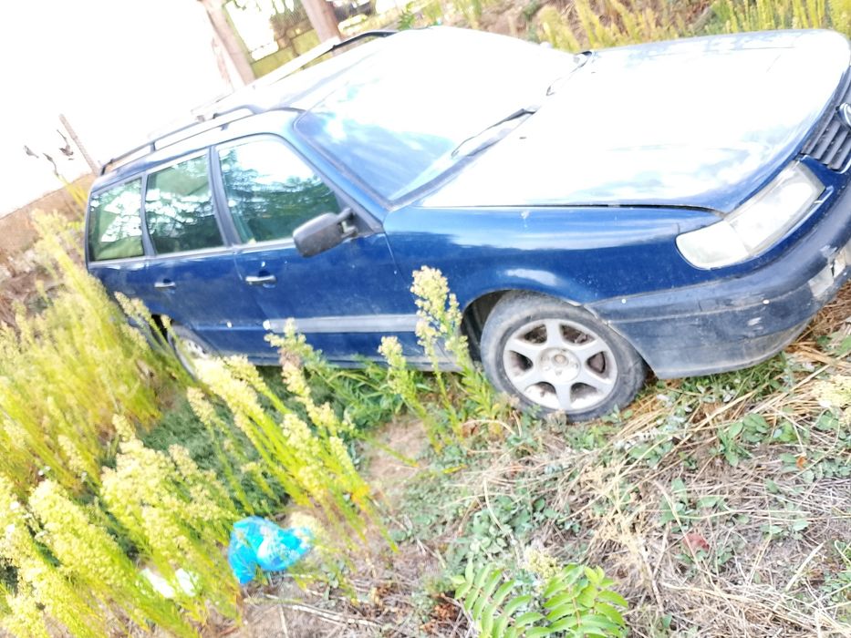 Продава се на части Volkswagen Pasat B3 1.8 бензин