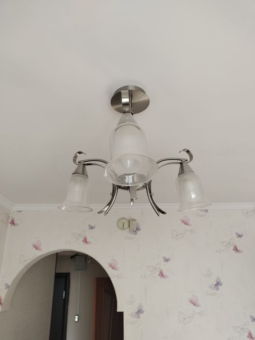 Продам люстры в отл состоянии