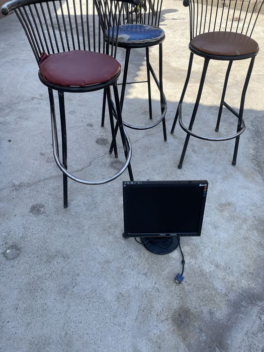 Манитор и железные стулья сатылады