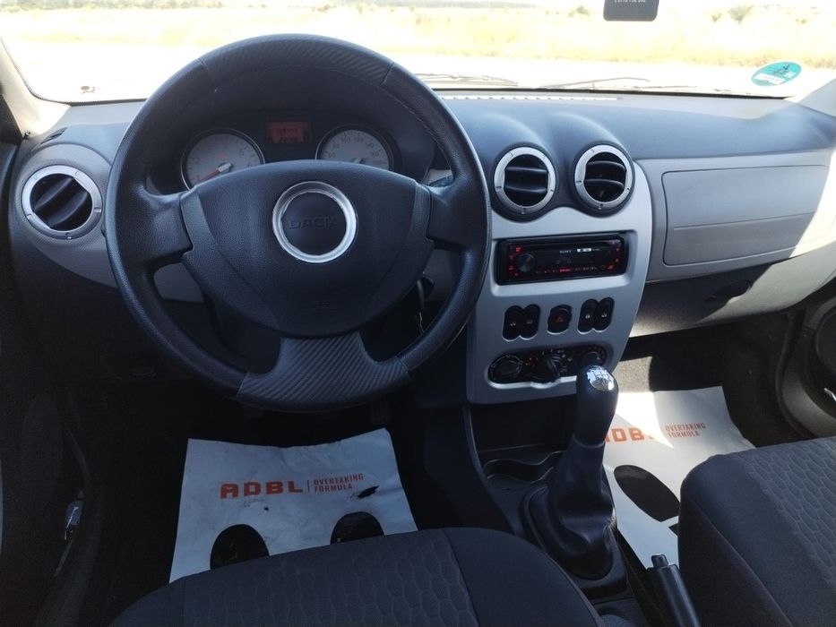 Vând Dacia Logan1.4 benzina