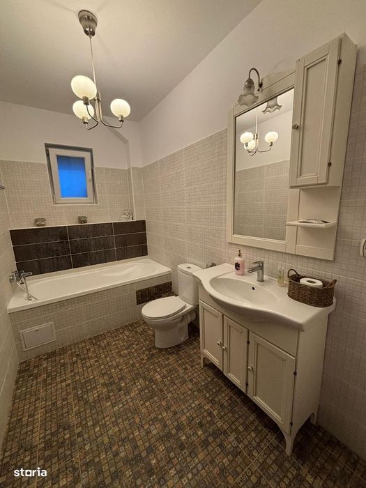 Apartament 3 camere curte proprie cadastrata 280 mp