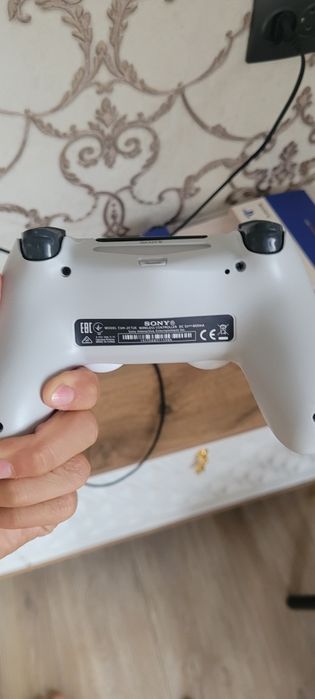 Проводной геймпад Sony DualShock 4 для PS4 / ПК (Б/У)