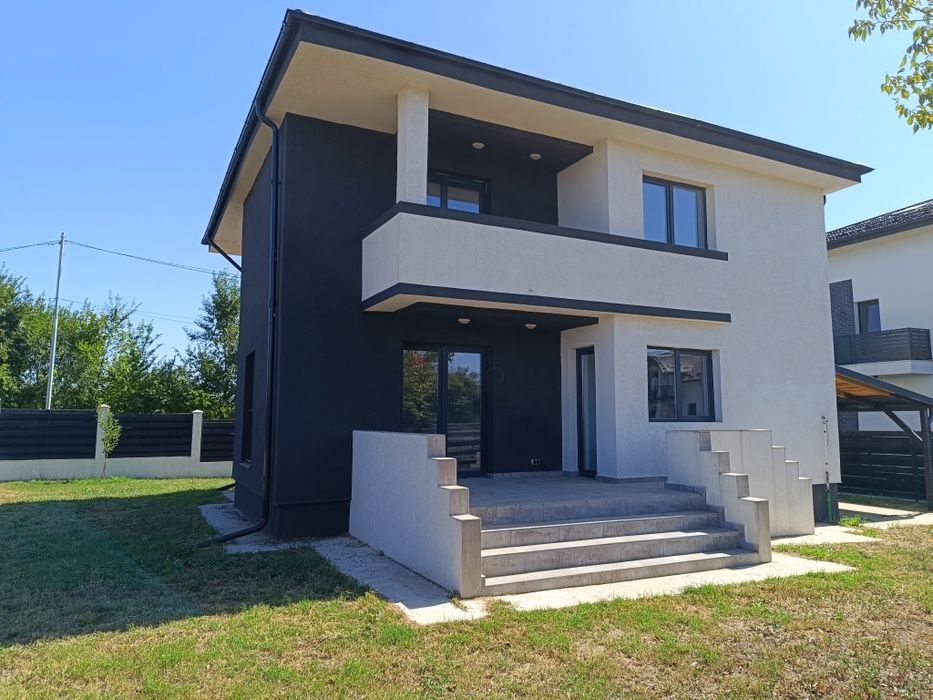 Vila superba Ciorogarla! -Locație top! - La Șosea! -Teren generos 554m