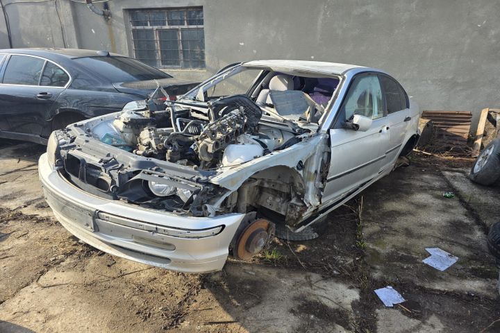 Lampa / Tripla stop stanga pe aripa BMW Seria 3 E46