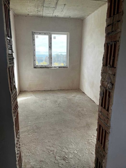 Новопостроена триетажна къща в Бяла