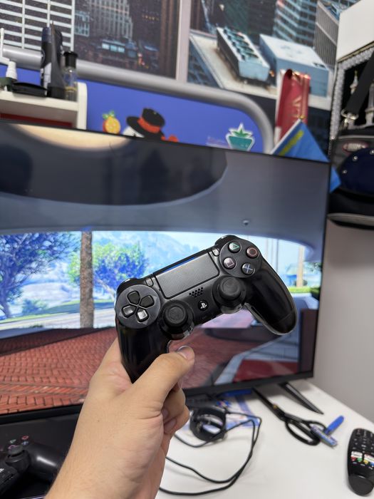 Продам Play station 4