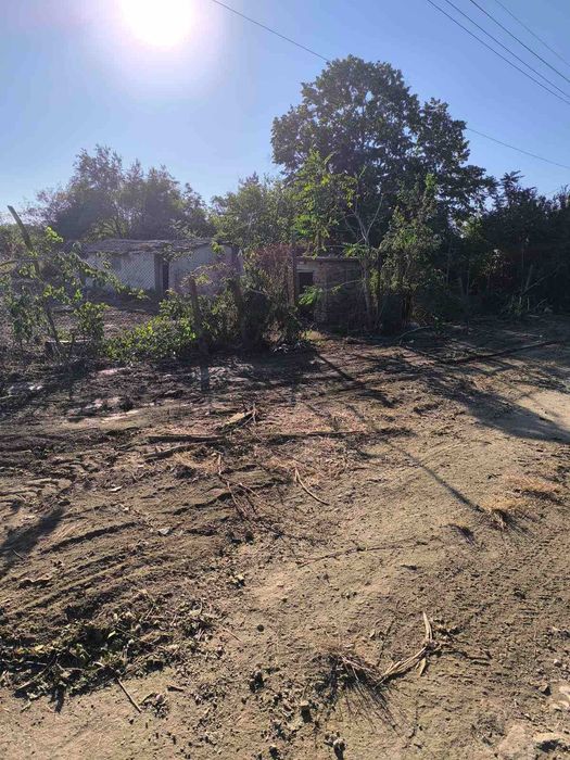 Продавам парцел в гр. Шабла в регулация равен ток вода с асфалтов път