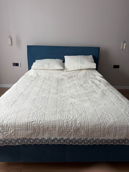 Продам кровать с матрасом