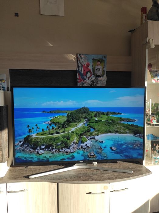 Смарт Телевизор Samsung 50 инча Ultra HD 4K