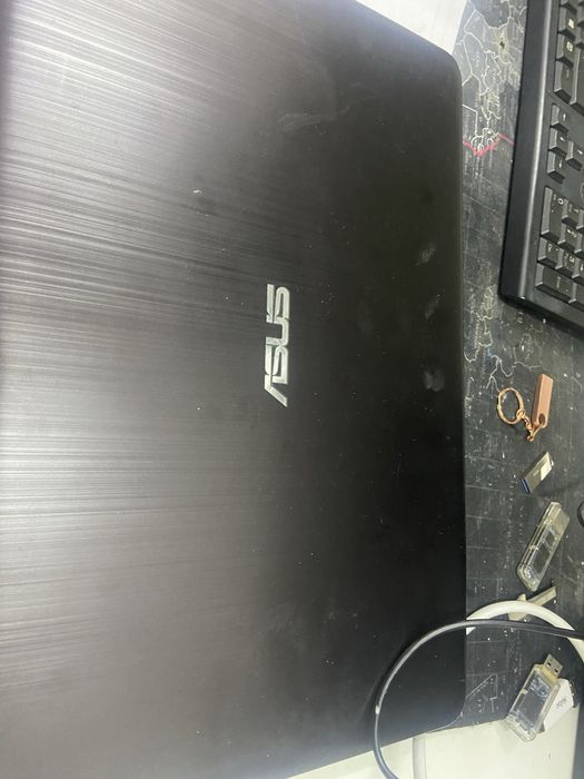 Продаю ноутбук Asus