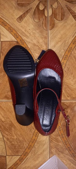 Обувки с платформа и ток