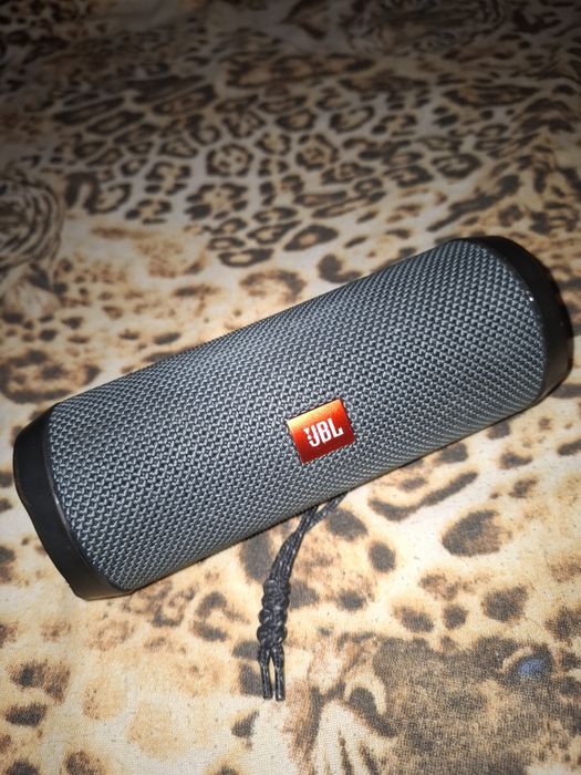 Boxa jbl  esențial 2,, 100 % originala,,