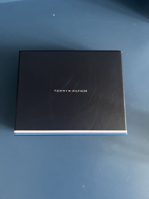 Портфейл на Tommy Hilfiger